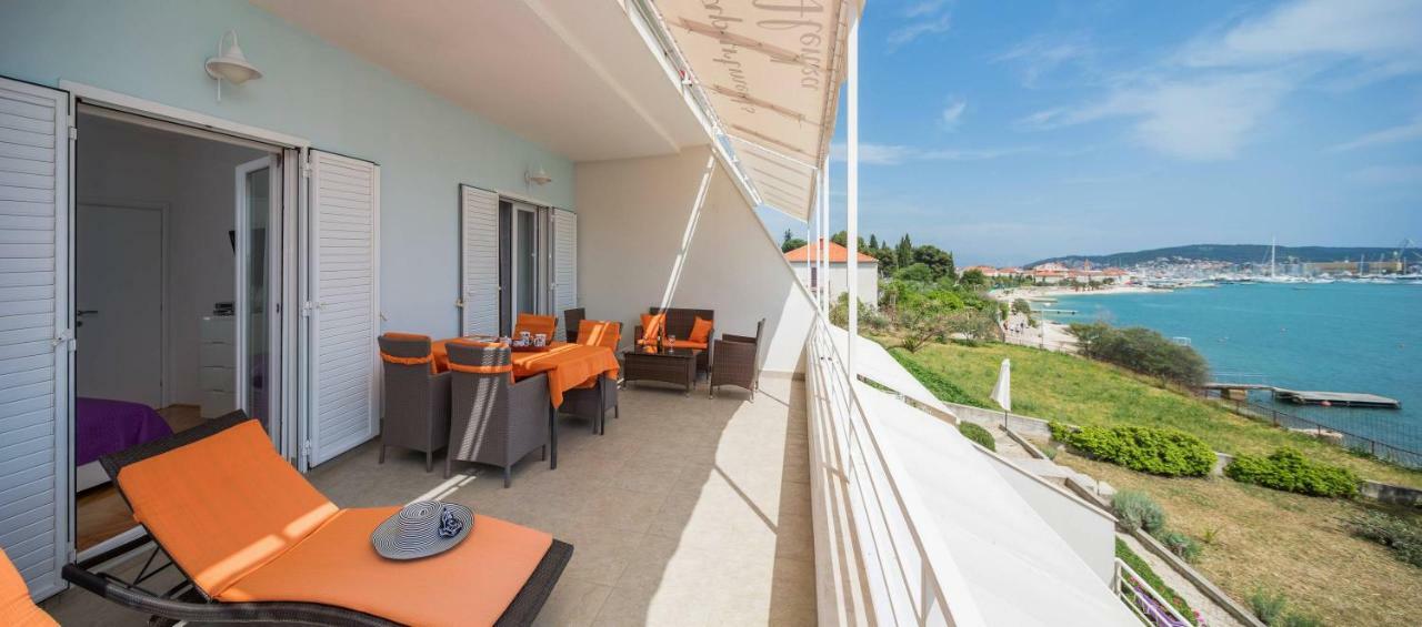 Gem Of The Sea Luxury Beach Apartment With Brand New Heating Infinity Pool Trogir Dış mekan fotoğraf